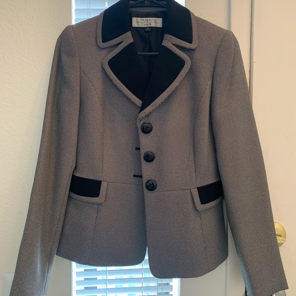 Tahari Fitted Blazer